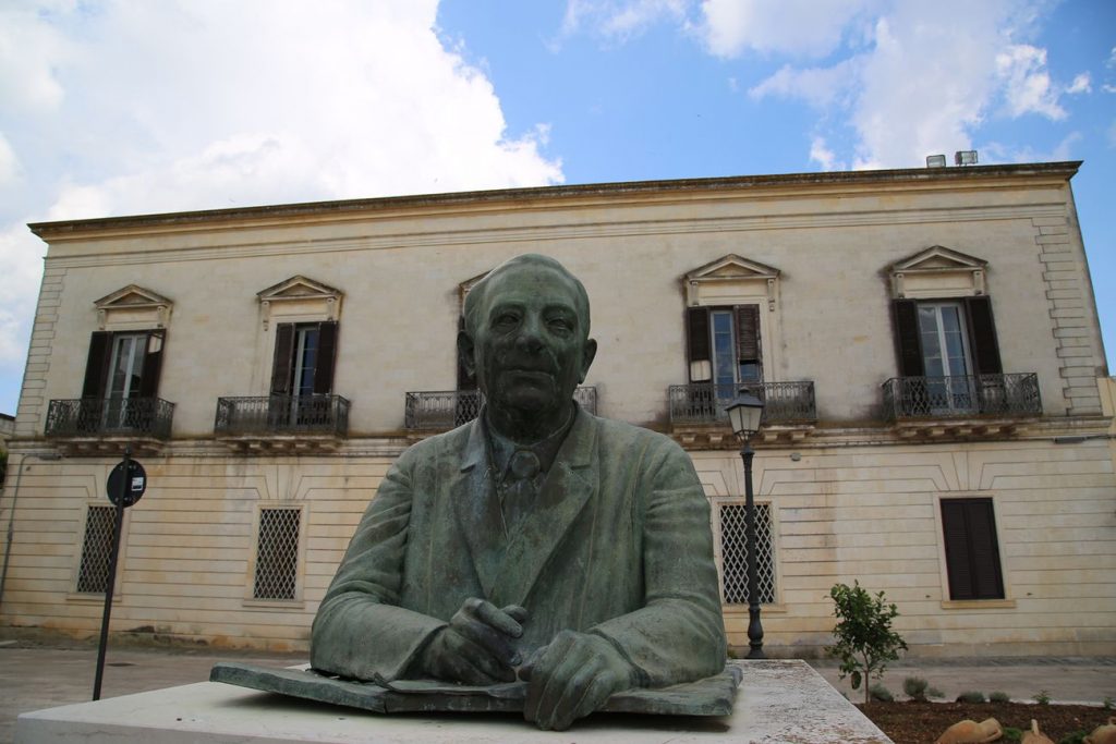 Domani Casa Comi a Lucugnano ospita l’incontro con i poeti turchi Osman Ozturk e Mesut Senol