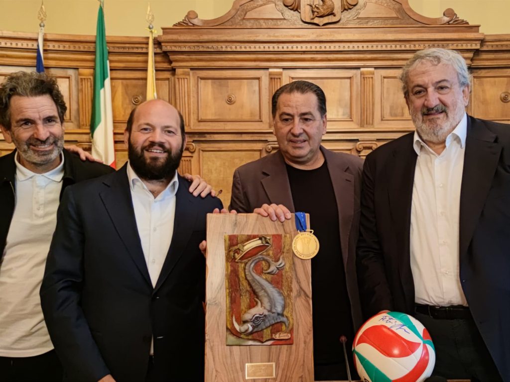 “A Ferdinando de Giorgi, Ambasciatore del Salento d’Amare nel Mondo, diciamo grazie”: la Provincia rende merito al al tecnico salentino campione del mondo