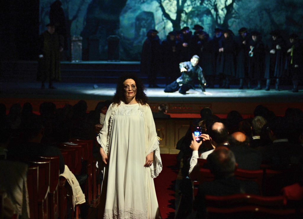 “Lucia di Lammermoor” per la Stagione Lirica della Provincia di Lecce: il cast e l’allestimento conquistano il pubblico. Domani 13 dicembre la replica