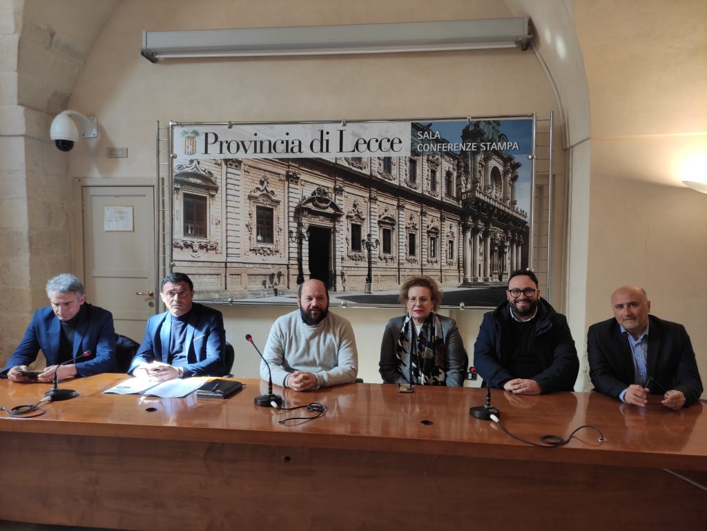 Trasporto scolastico nel Sud Salento: Provincia e Regione potenziano il servizio con nuove linee per gli studenti pendolari