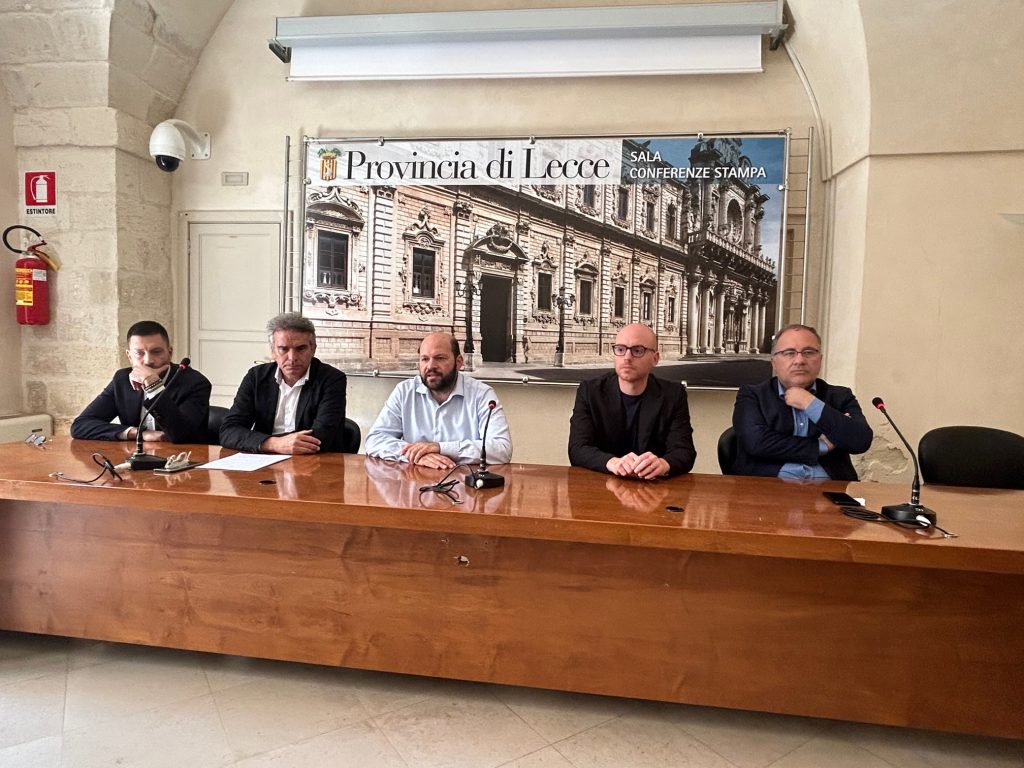 Via a “SalentoinBus 2023”: dal 15 giugno al 10 settembre riparte il servizio di trasporto estivo voluto dalla Provincia. Oggi presentate le novità e le immediate prospettive