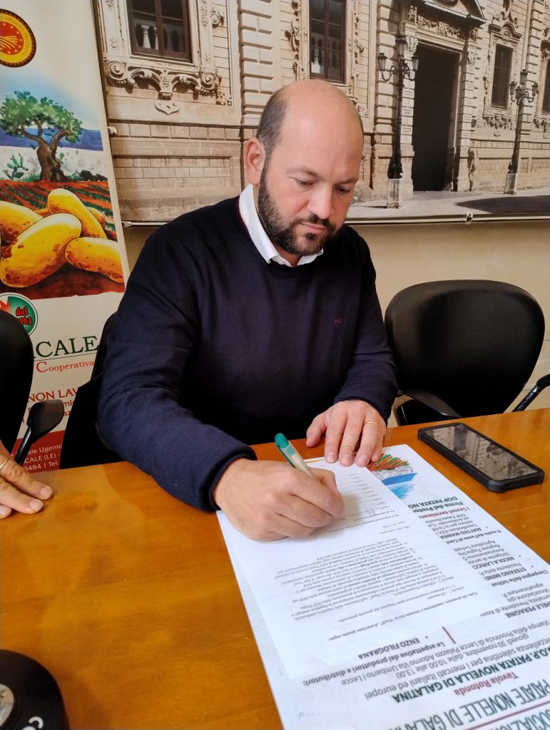 Firmato il Protocollo d’intesa per rilanciare la “Patata Novella Dop di Galatina”. Minerva: “La Provincia di Lecce accanto a produttori”