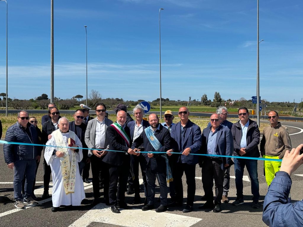 Da oggi aperta al traffico la Circonvallazione di Casarano, quarto lotto. Il presidente Minerva: “Opere come questa migliorano la qualità della vita dei cittadini”