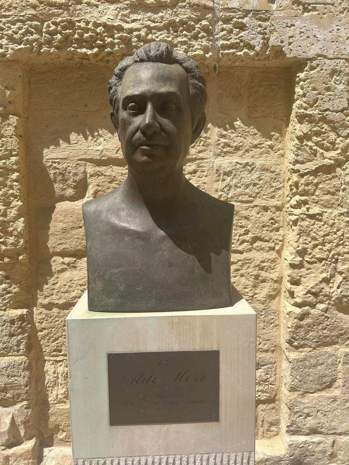 Busto Aldo Moro