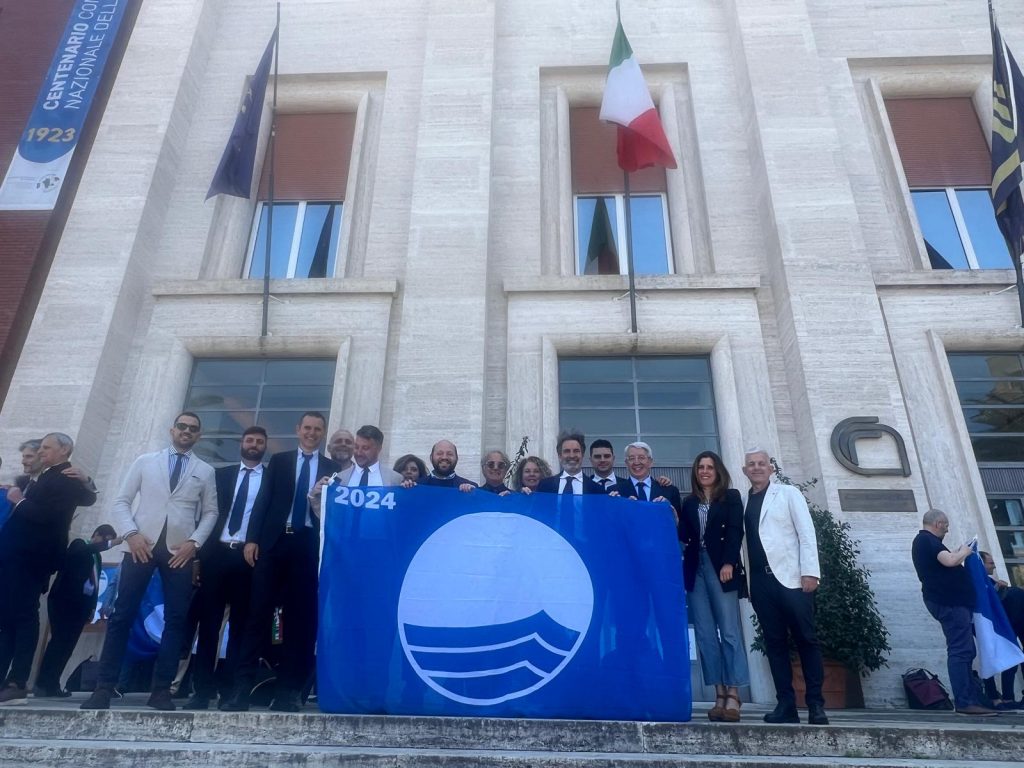 8 Bandiere Blu alle marine del Salento. Il presidente della Provincia Minerva: “Una vittoria di squadra e la conferma del protagonismo su scala nazionale”