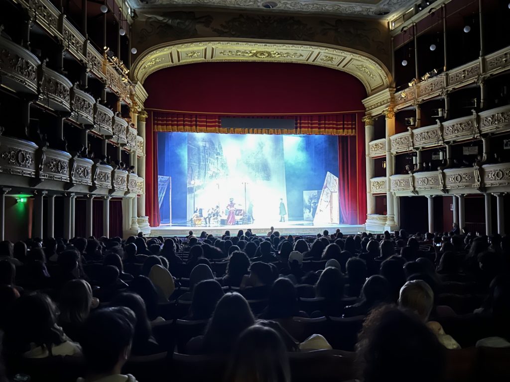 Il sipario si apre per i giovani: le scuole protagoniste della 51^ Stagione Lirica della Provincia di Lecce. Adesioni entro il 7 novembre