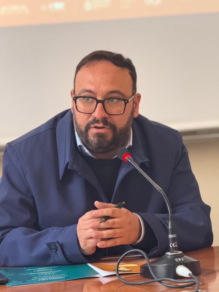 Trasporto scolastico e settimana corta. Il presidente Tarantino: “Fuorvianti le dichiarazione di singoli Istituti”