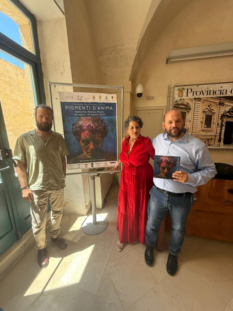 “Le Fil Rouge” a Specchia. Al via sabato 26 luglio la collettiva d’arte contemporanea