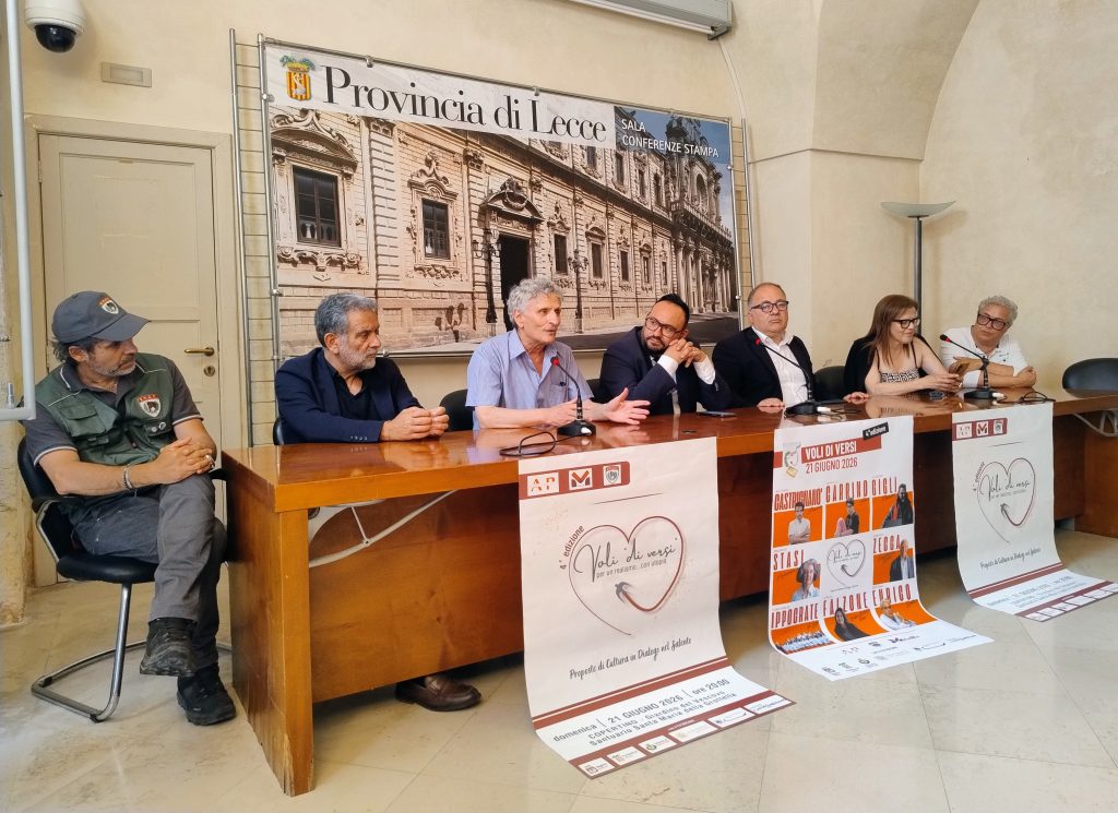 Il 21 giugno a Copertino torna “Voli di versi”: presentato in Provincia il Premio e i nove vincitori della quarta edizione