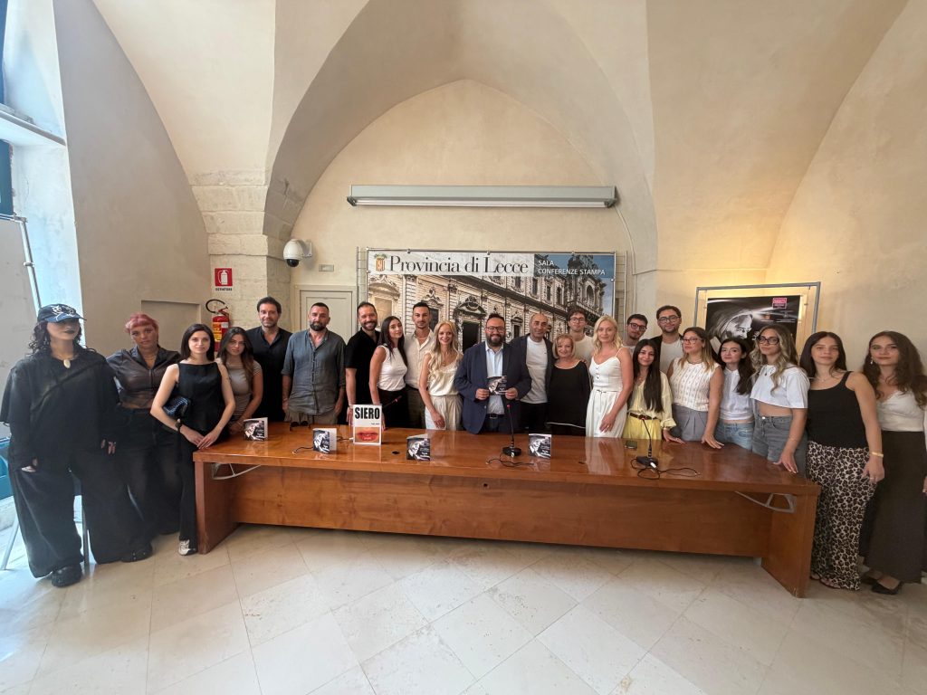 Premio Rever d’Oro “Pino Cordella” a San Cesario di Lecce: una serata all’insegna della moda e del talento. Un riconoscimento anche alla giovane stylist salentina Alfreda Gianfreda