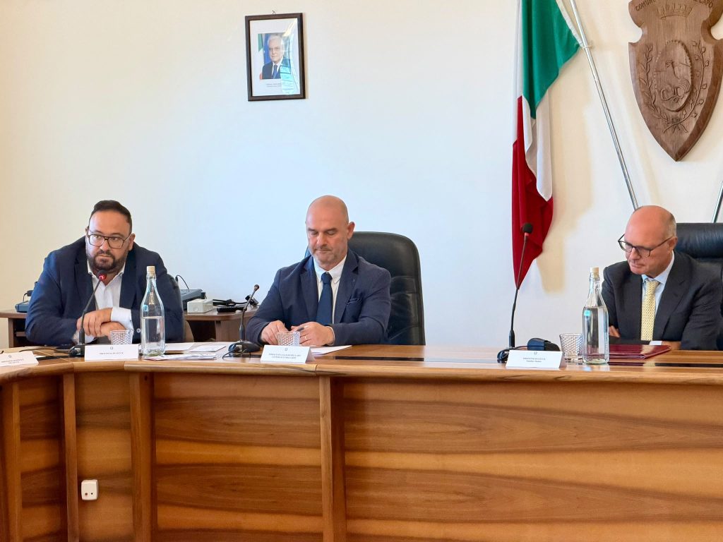 Violenza di genere, siglato oggi il Protocollo per l’Ambito di Gagliano del Capo.  Il presidente Tarantino: “Consolidare progressivamente sul territorio una rete che funziona. Occorrono strumenti precisi e prevenzione concreta”